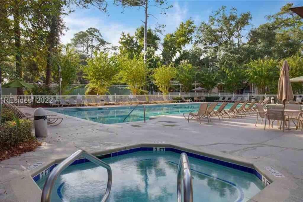 Cute 2 Bedroom, 2 Bath Condo At Folly Field Beach Hilton Head Island Zewnętrze zdjęcie